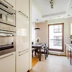 Bright And Spacious *