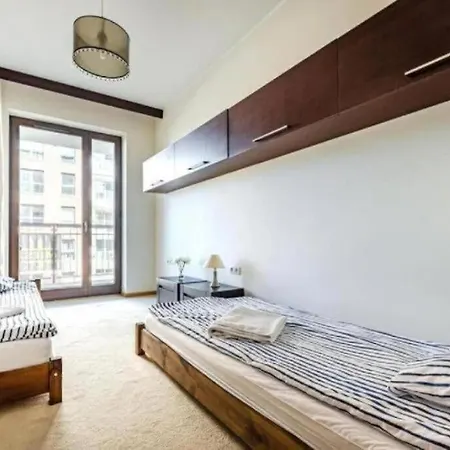 Bright And Spacious Apartmán *
